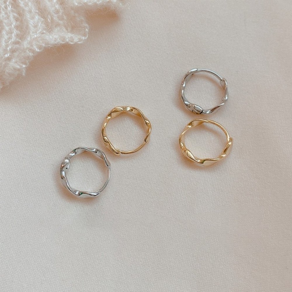 *NEW 925 Sterling Silver Wave Hoop Earrings - Picture 2 of 13